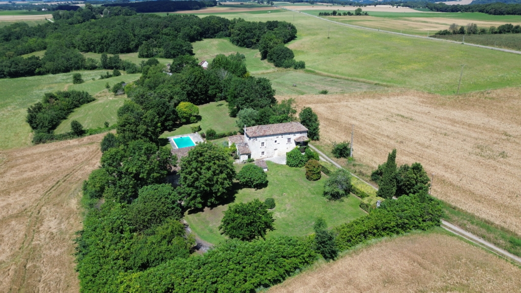 Authentic stone farmhouse with barn and pool 
