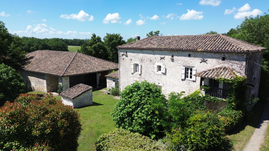 Authentic stone farmhouse with barn and pool