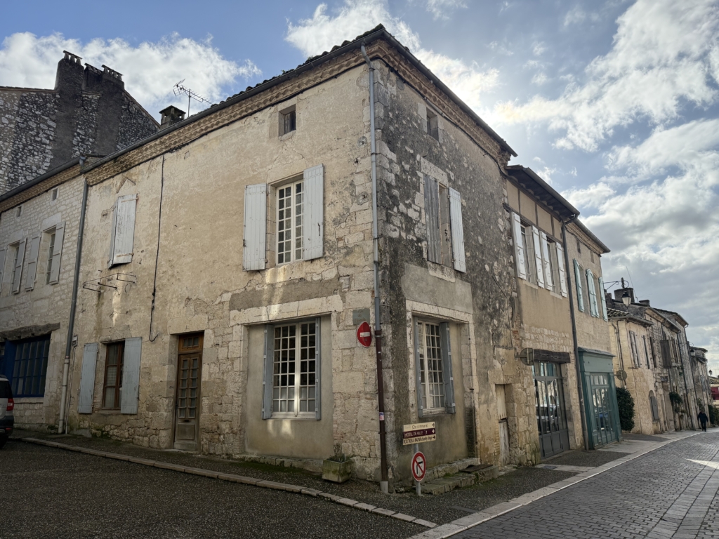 stone property to renovate 