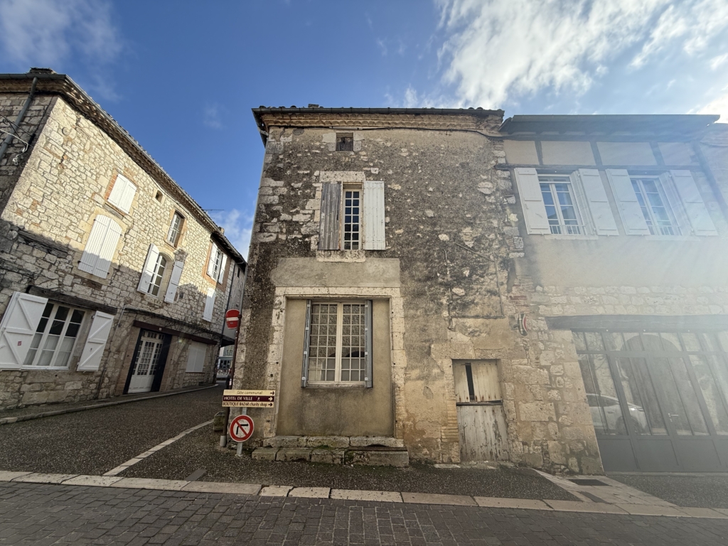 stone property to renvoate