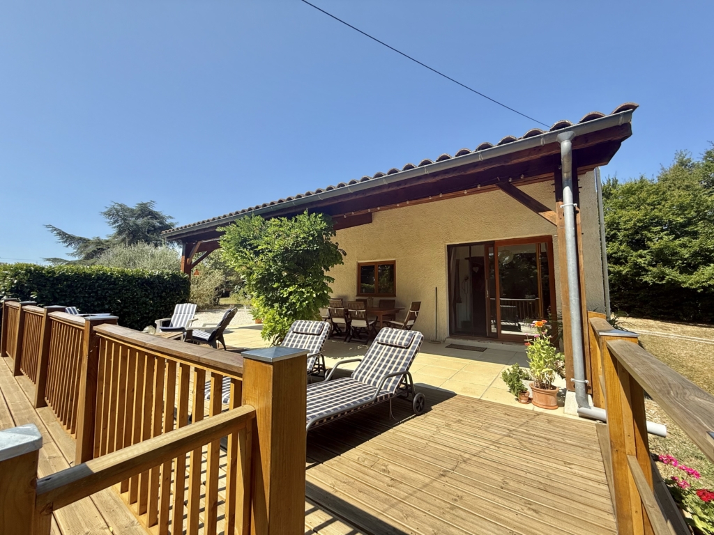 Castelsagrat 3-bed house 