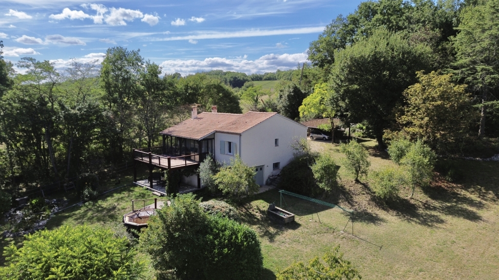 Renovated 3-Bed home with valley views