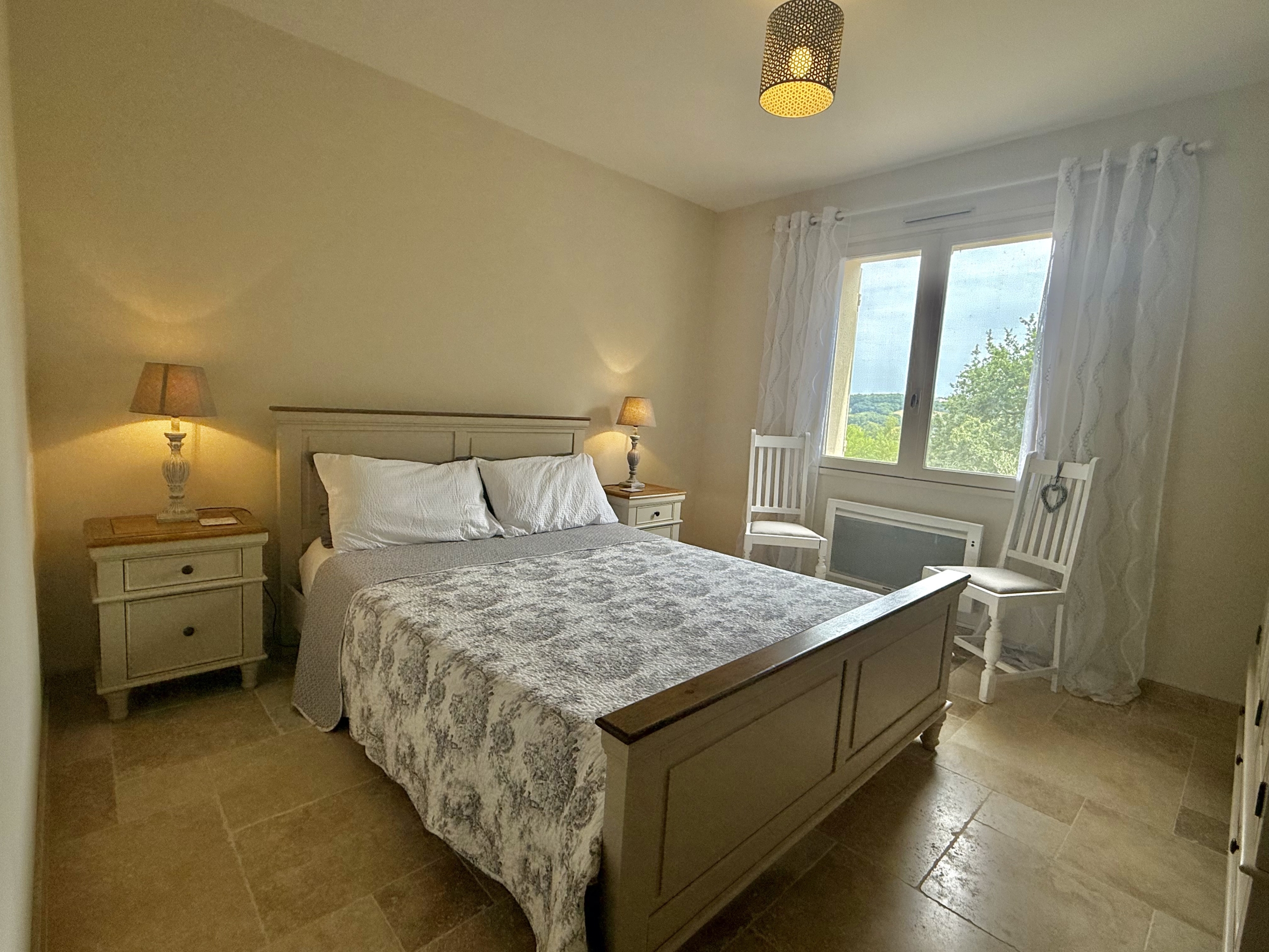 3 bed home with stunning valley views
