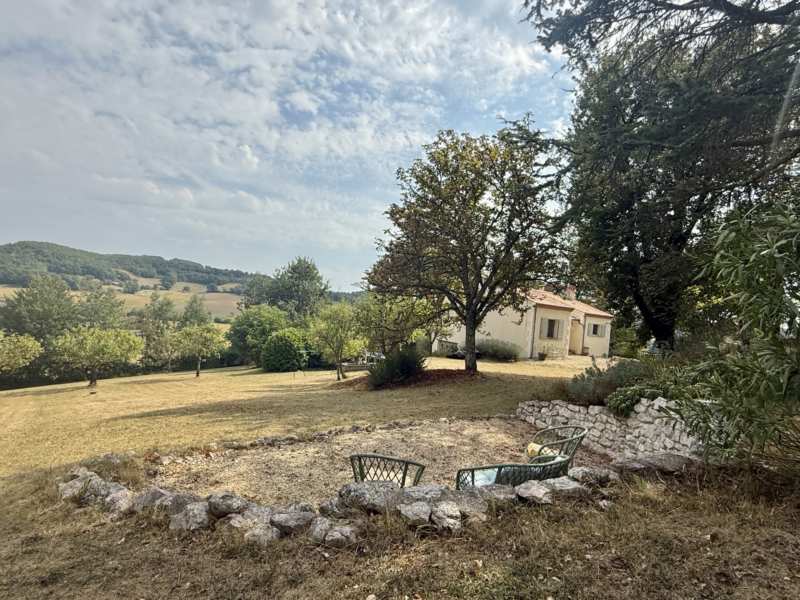 3 bed home with stunning valley views and garden