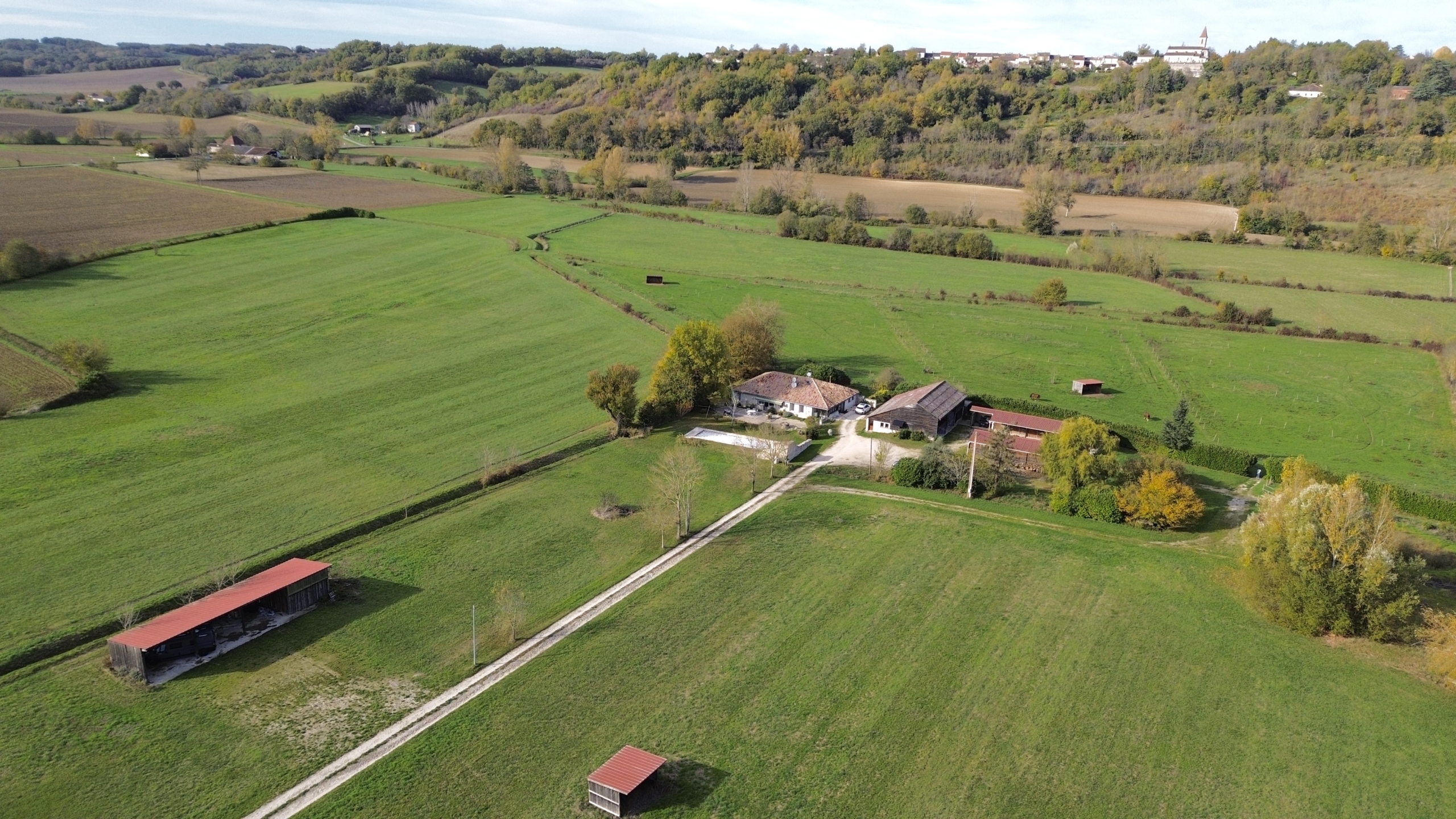 equestrian estate with 18 ha castelsagrat