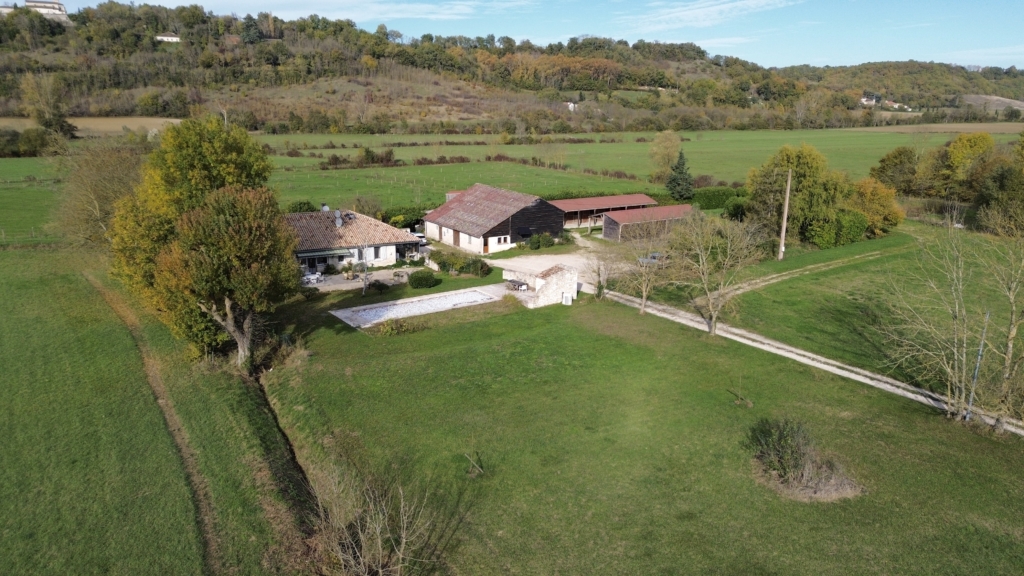 Equestrian Estate with 18 Ha Near Castelsagrat