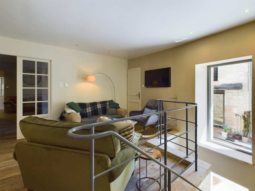 beautifully renovated 4 bed stone house