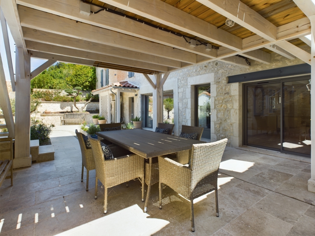 beautifully renovated 4 bed stone house