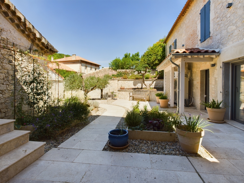 Beautiful 4 bed house 