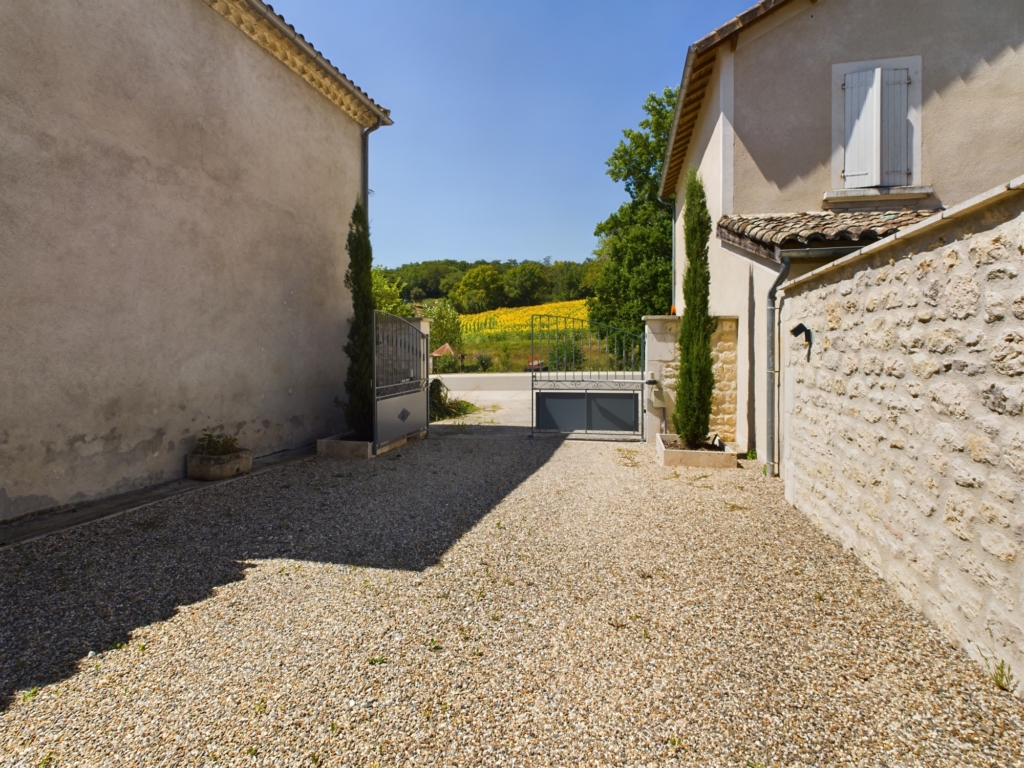 Beautiful 4 bed house 