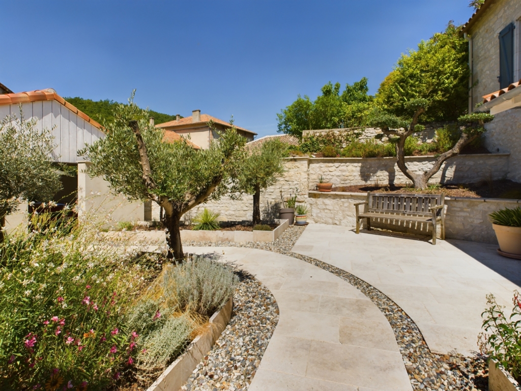 Beautiful 4 bed house 