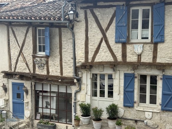 3 bed village house
