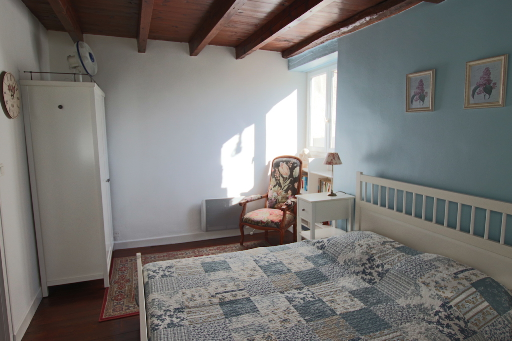 Quercy stone farmhouse with pool