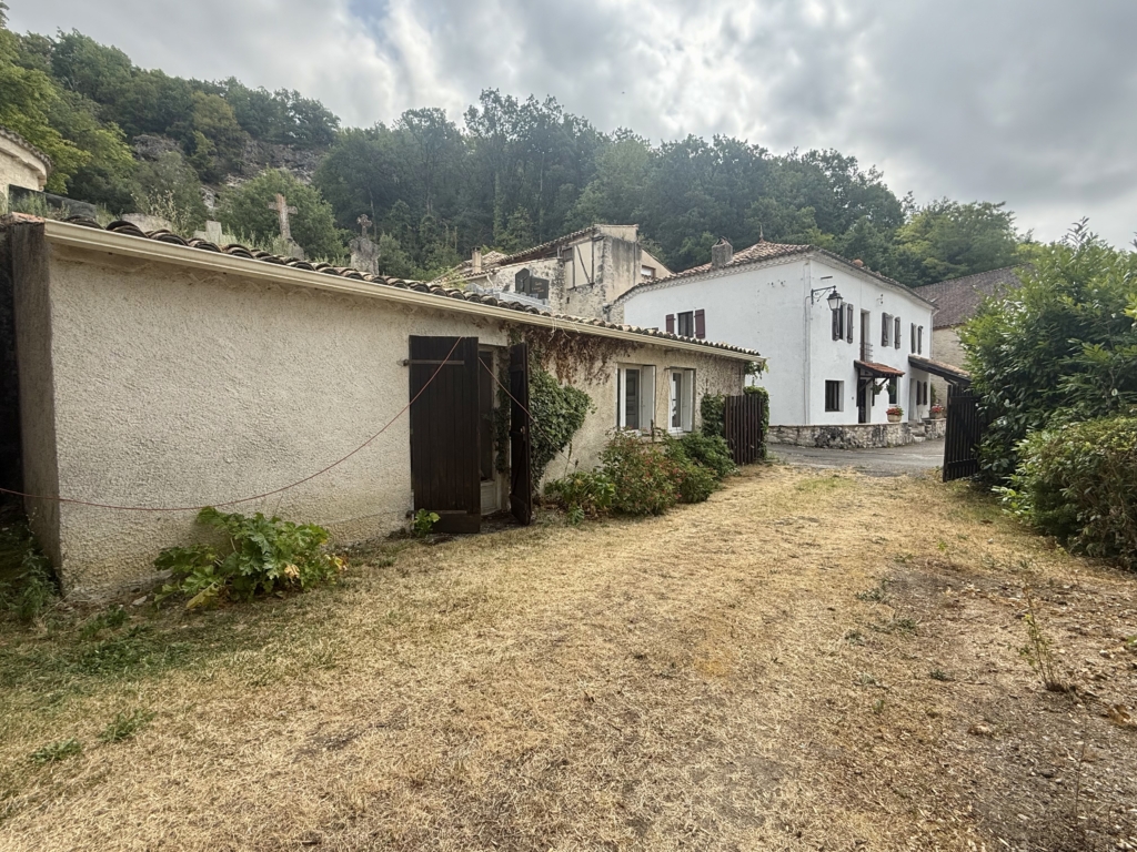 Charming 4 bed stone house