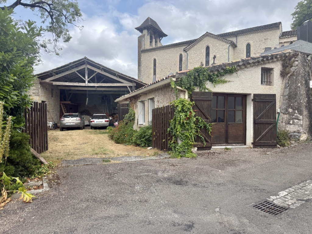 Charming 4 bed stone house