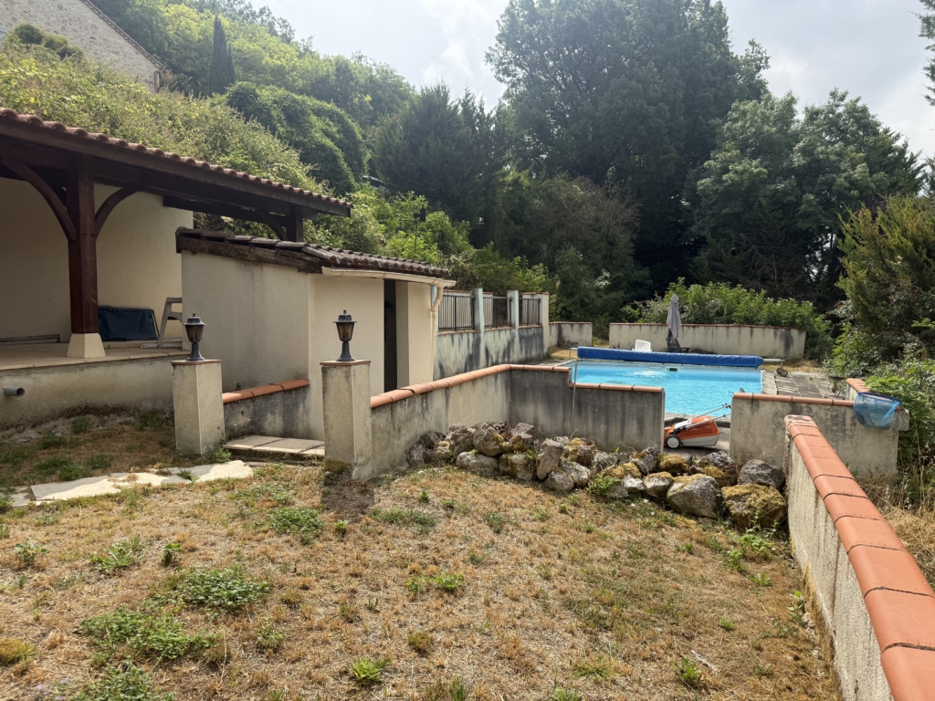 Charming 4 bed stone house