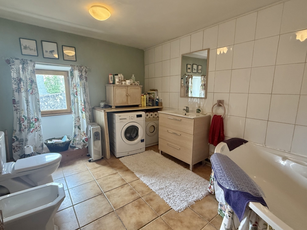 Charming 4 bed stone house