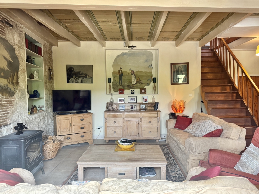 Charming 4 bed stone house