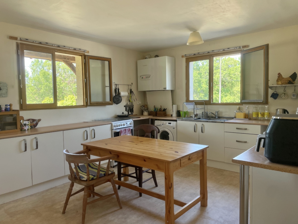 2 bed bungalow with garden