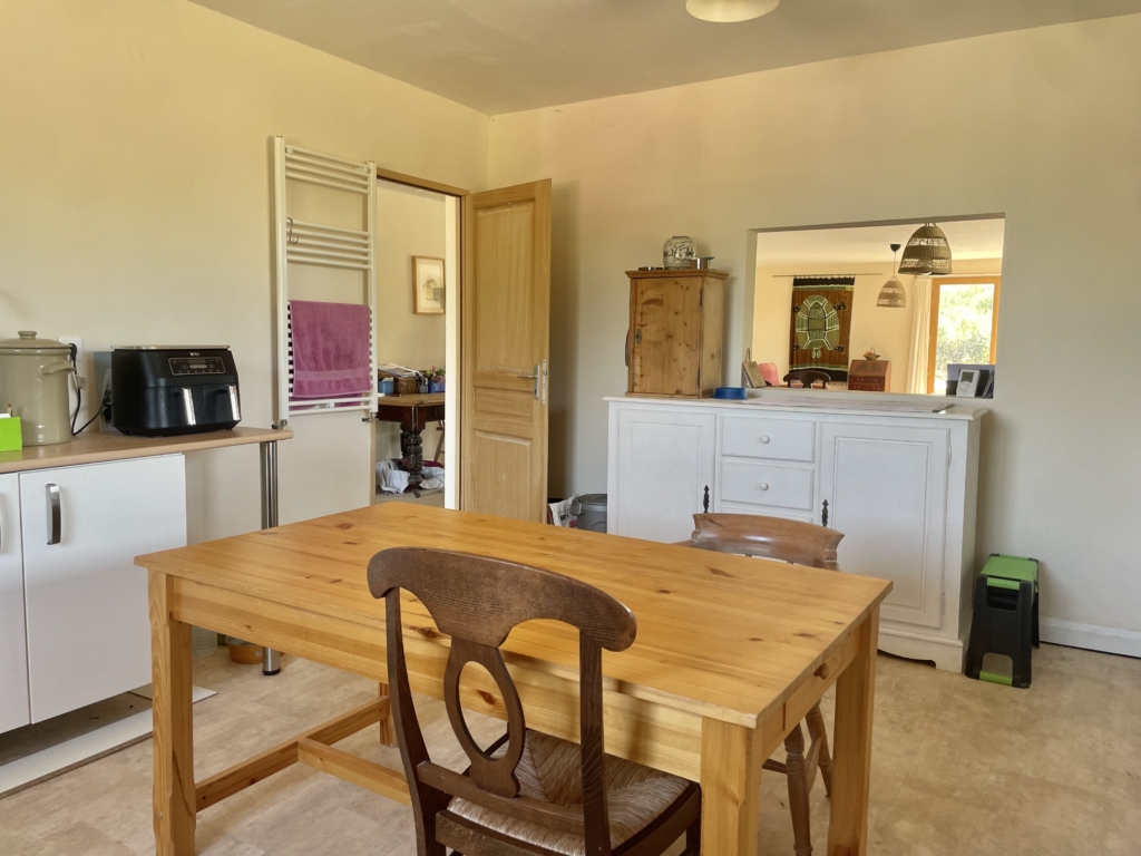 2 bed bungalow with garden