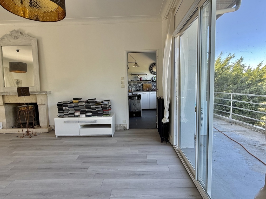 5 bed house with garden 